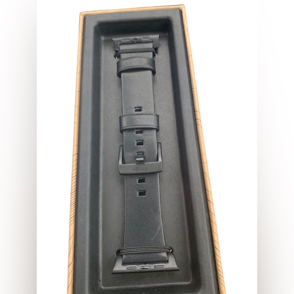 🚩SOLD🚩 Nomad Modern Strap for Apple Watch 42 mm 44 mm 45 mm - Picture 5 of 8